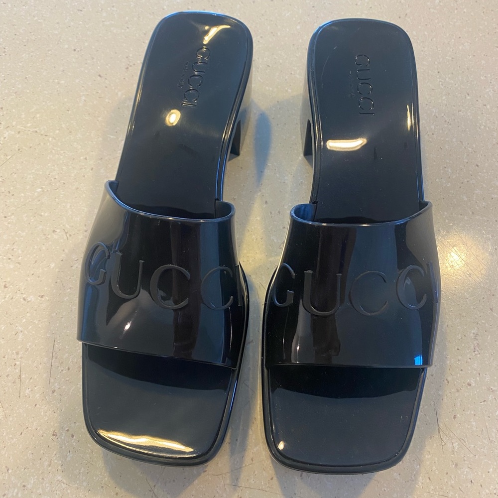 WOMEN'S RUBBER SLIDE SANDAL SIZE 9